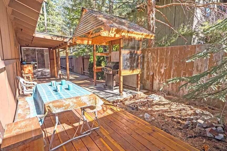 BBQ/picnic area, 948 Merced Avenue 3 Bedroom Home by RedAwning, El Dorado