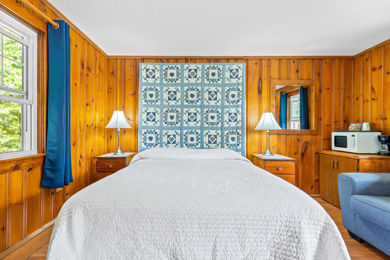 Bedroom 2, Lakeview on the Lake, Erie