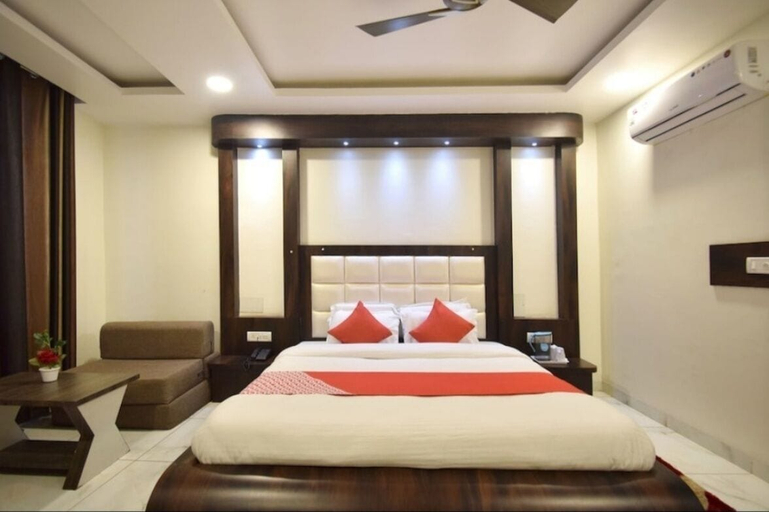 Bedroom 2, Hotel Galaxy, Reasi