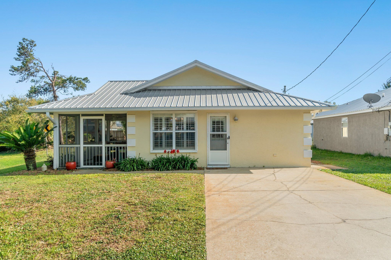 Exterior & Views 1, Contemporary Bungalow / West End PCB / Available Now! / Perfect for Family, Bay