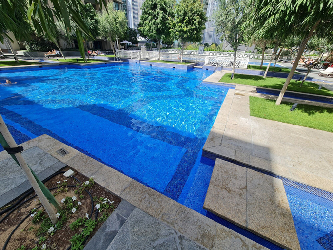 Outdoor pool 3, Marco Polo - 2 BR with Burj Khalifa View - 5 min to Dubai Mall, Dubai