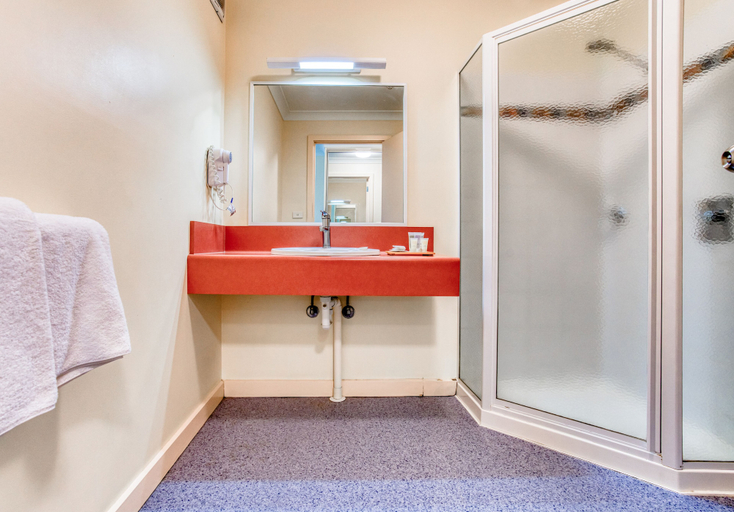 Bathroom 5, Panorama Hotel St Helens, Break O'Day