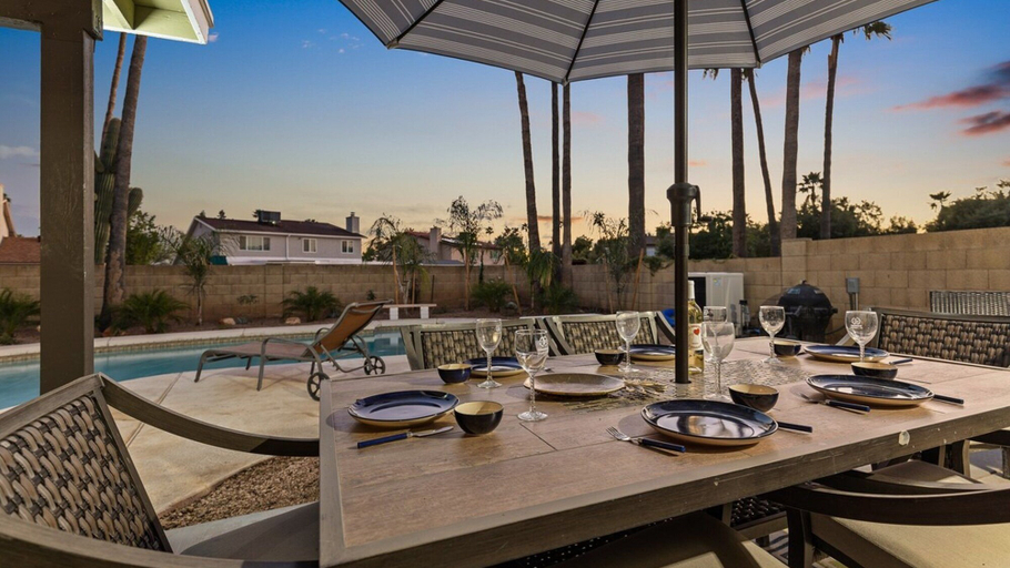 Others 2, Modern and Stylish Remodeled 4 Bdrm w/ HTD Pool!, Maricopa