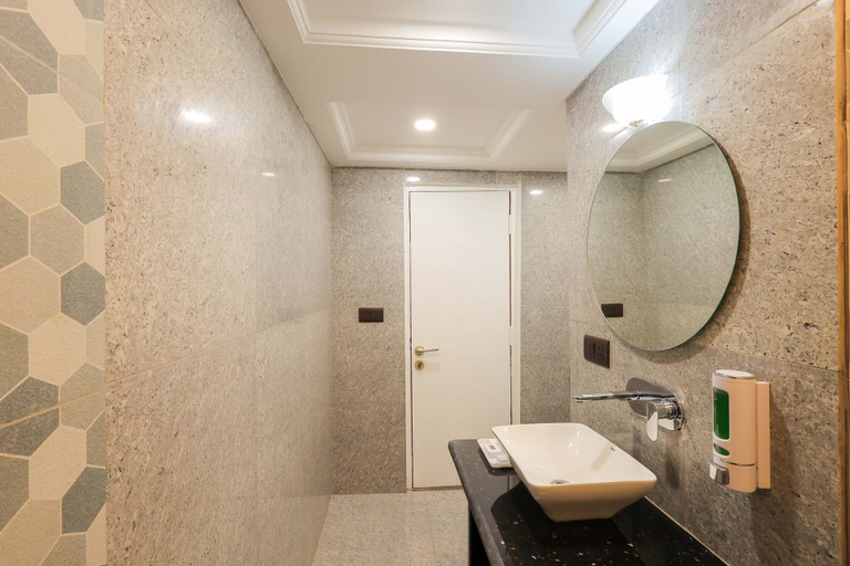 Bathroom 4, Hotel Ganga Ratan, Agra