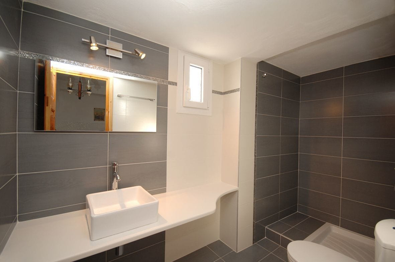 Bathroom 3, Villa Vasilis, South Aegean