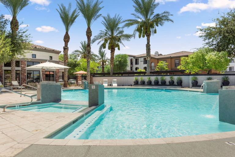 Pool 5, Zone Luxe by CozySuites, Maricopa