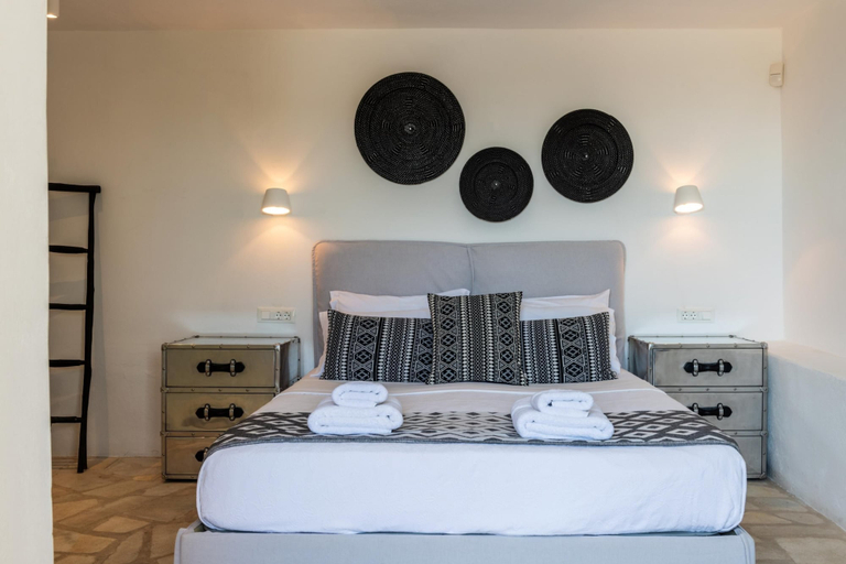 Room 4, Channel I in Mykonos, South Aegean