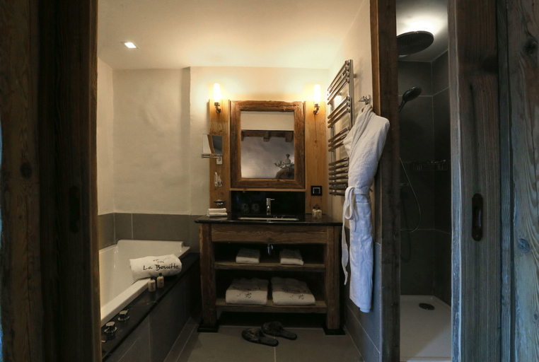 Bathroom 4, Hotel Restaurant La Bouitte - Relais & Châteaux - 2 étoiles Michelin, Savoie