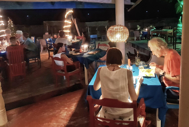Food & Drinks, Neela's Beach Inn, Hikkaduwa