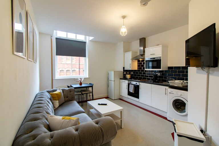 Others 4, Impeccable 2-bed Apartment in Gateshead, Gateshead