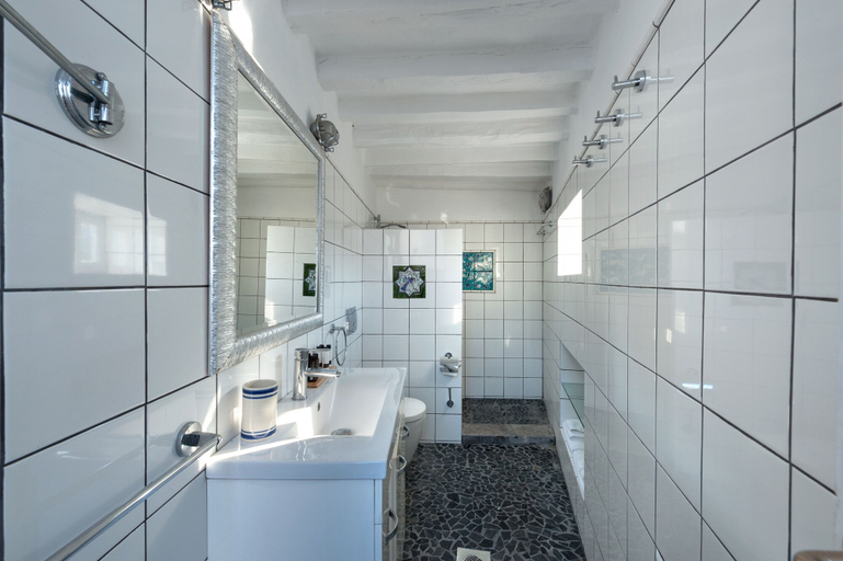 Bathroom 5, Melenos Art Boutique Hotel, South Aegean