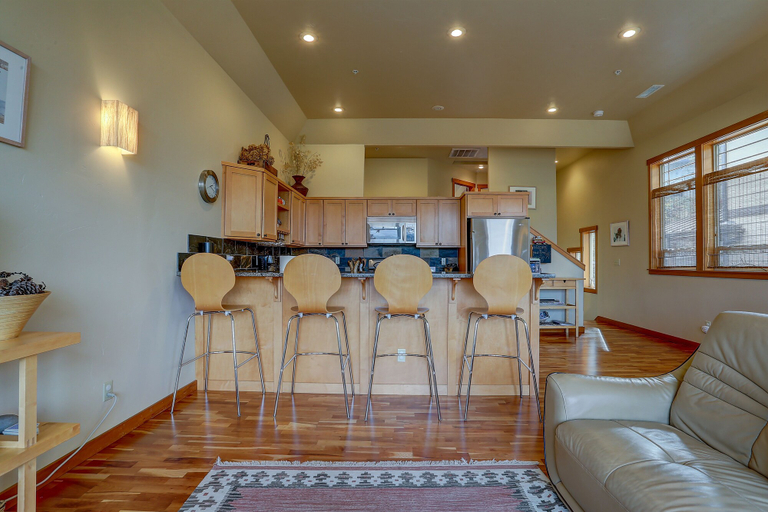 Interior 5, Three Rivers 3 Bedroom Home by RedAwning, Hood River