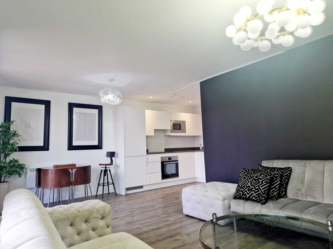 Others 5, Luxury vip 2bed Apartment With Balcony, Solihull
