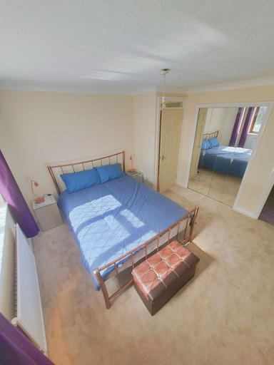 Bedroom 2, Bright and Spacious Holiday Home in Bradley Stoke, South Gloucestershire