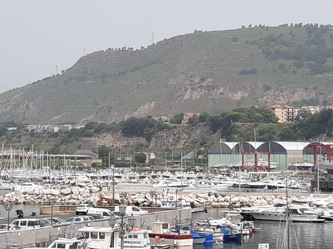 Others 5, Relais Vista Mare, Napoli