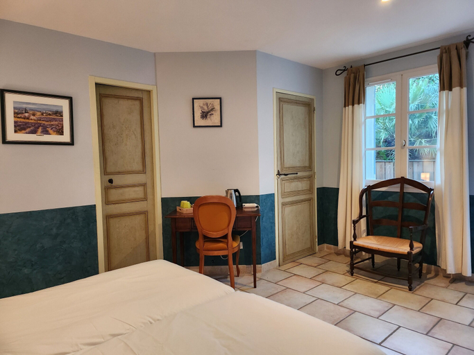 Bedroom 3, Domaine les Gendalis, Vaucluse
