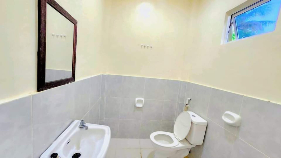 Bathroom 3, 8hotel, Bantayan