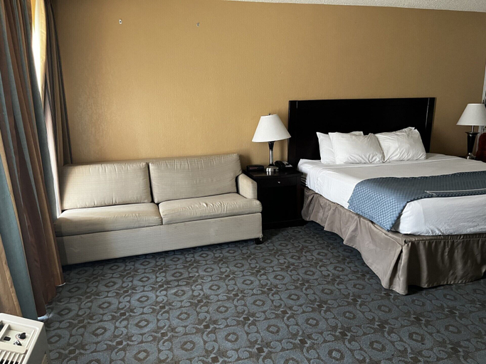 Bedroom 4, Budget Inn, Albany