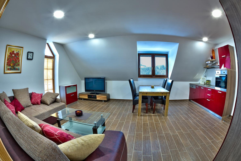 Others 5, Apartmaji Smogavc, Zrece
