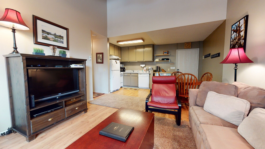 Primary image, Summit 258 Pet-Friendly, Comfortable, Great Complex Amenities by RedAwning, Mono