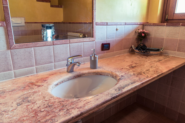 Bathroom 2, Castello di Zorzino, Bergamo