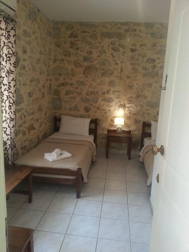 Bedroom 2, Hariklia Rent Rooms, Crete