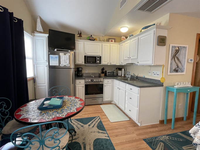 Private kitchen 5, 7 Safe Harbor Studio Bedroom Condo by RedAwning, Dare