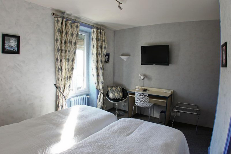 Bedroom 3, Hôtel Gambetta, Jura