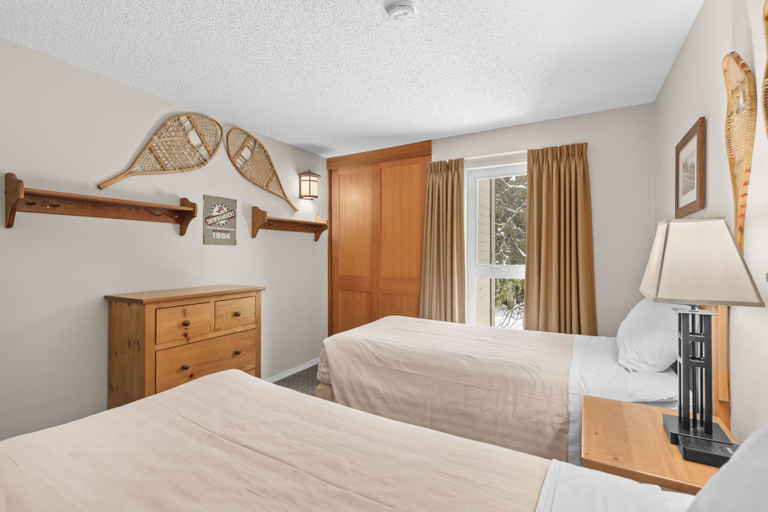 Bedroom 3, Tantalus Resort Lodge, Squamish-Lillooet