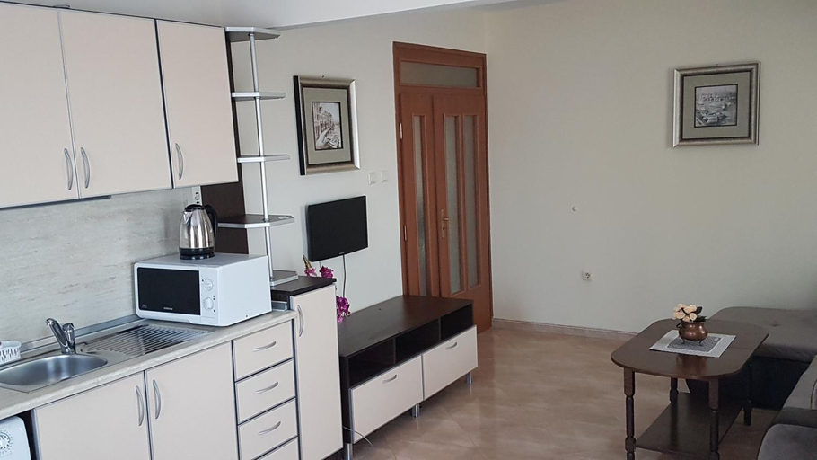 Others 2, Tashevi Apartments, Pomorie