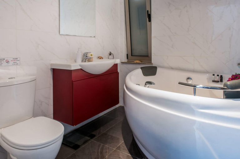 Bathroom 5, Mesogios House Suites, Larnaca