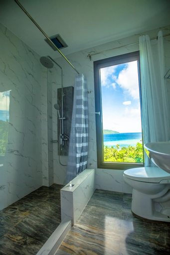 Bathroom 4