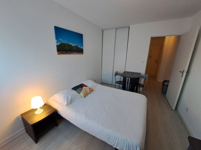 Bedroom 5, Les Académies Aixoises, Bouches-du-Rhône