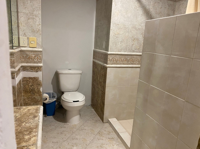 Bathroom 4, Grand Royal Tampico, Altamira