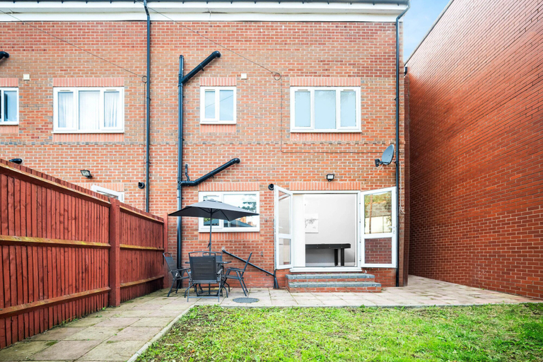 Exterior & Views, Hotel Comforts & Home Conveniences -sleeps 8, Birmingham