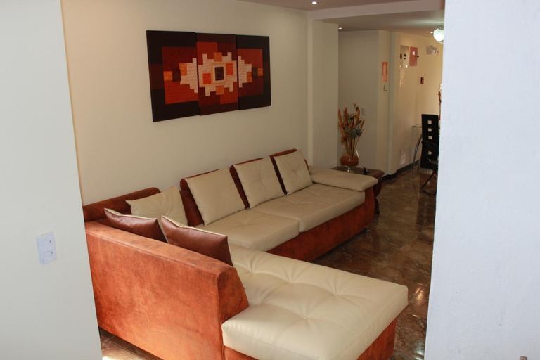 Shared lounge/TV area 2, Hotel Las Mercedes Airport-Quito, Quito