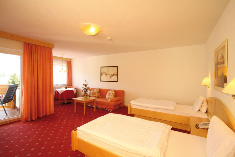 Bedroom 2, Aktiv-Hotel Traube am Mieminger Sonnenplateau, Innsbruck Land