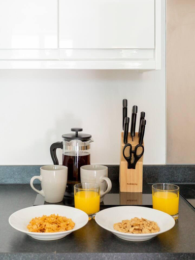 Food & Drinks, Belfry Quarters Sleeps 2 Free Wifi, Surrey