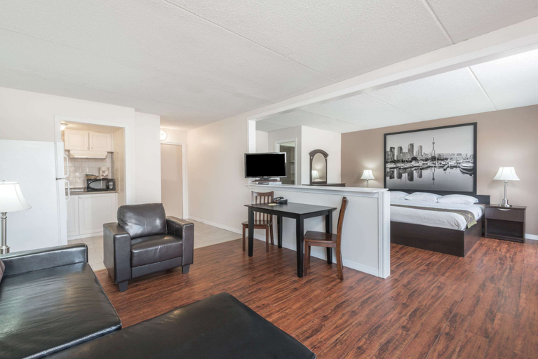 Others 5, Super 8 by Wyndham Calgary/Airport, Division No. 6