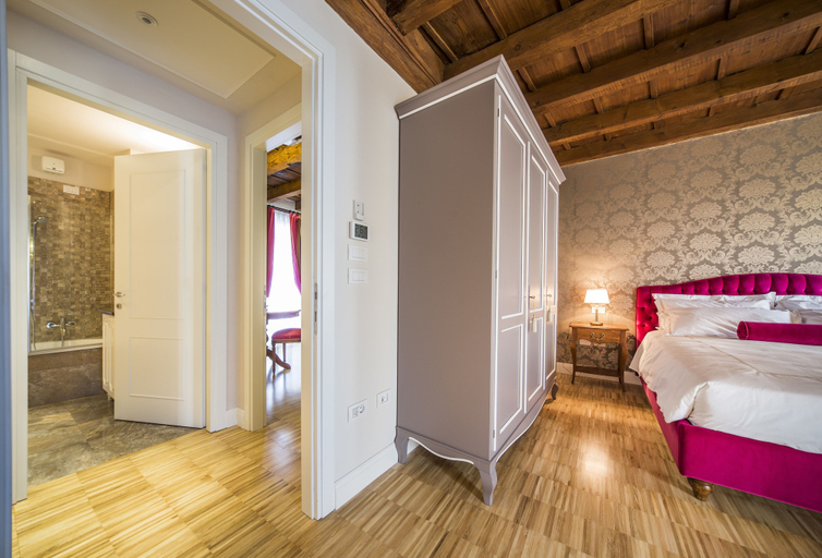 Bedroom 3, Lady Capulet Apartments, Verona