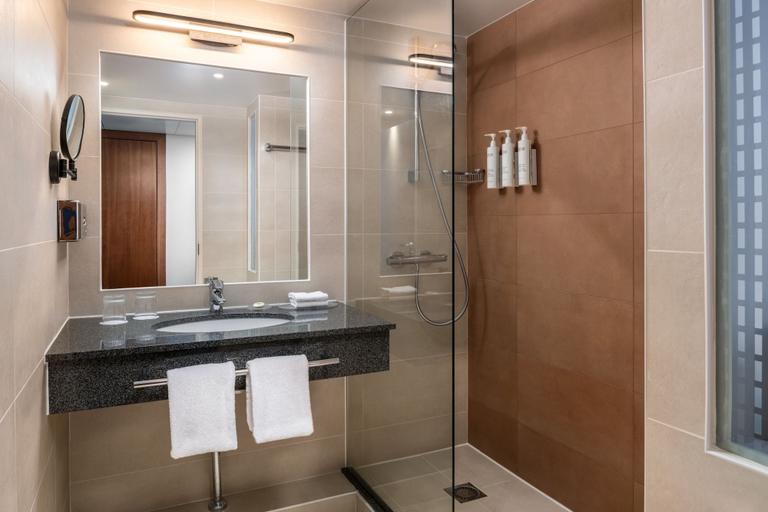 Bathroom 4, Courtyard by Marriott Paris La Defense West - Colombes, Hauts-de-Seine