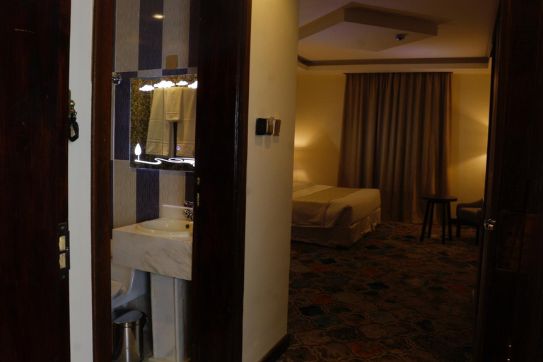 Bedroom 4, Central Park Hotel Bisha