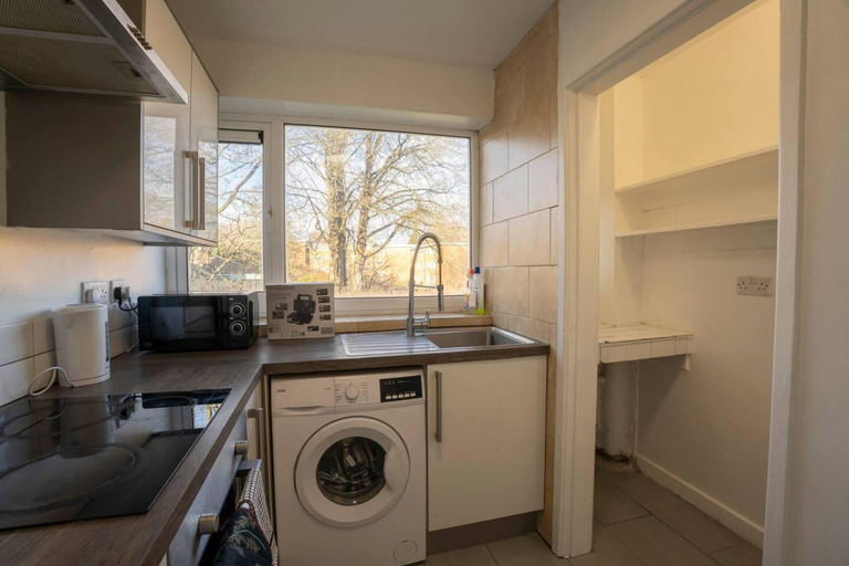 Others 5, Stylish 2 Bedroom Apartment in Birmingham, Birmingham