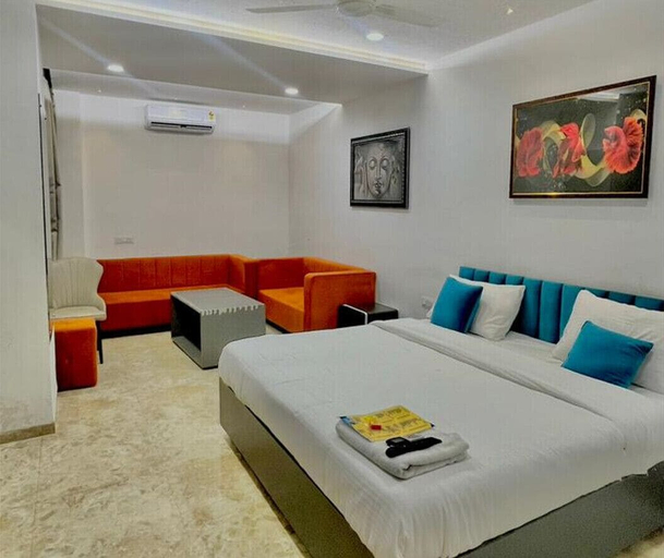 Bedroom 2, Hotel Square One, Indore