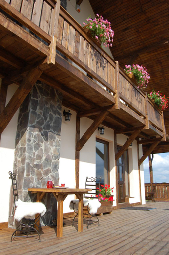 Others 5, Cabana Motilor, Marisel