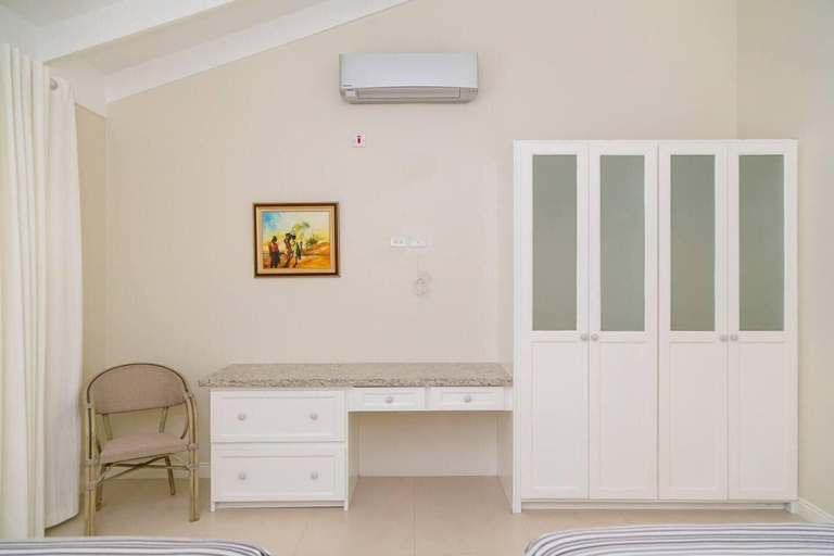 Bedroom 3, Captivating 2-bed Town-house in Kingston