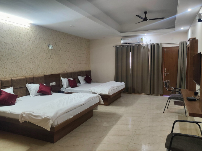 Bedroom 2, Shree Tara Heritage, Raisen