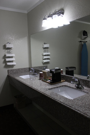 Bathroom 5, Copa Motel, Kingman