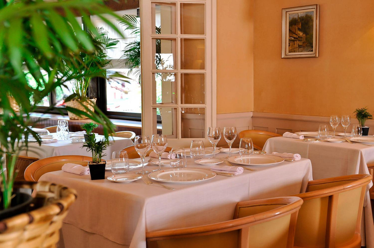 Food & Drinks 5, Hotel des Pyrenees, Pyrénées-Atlantiques