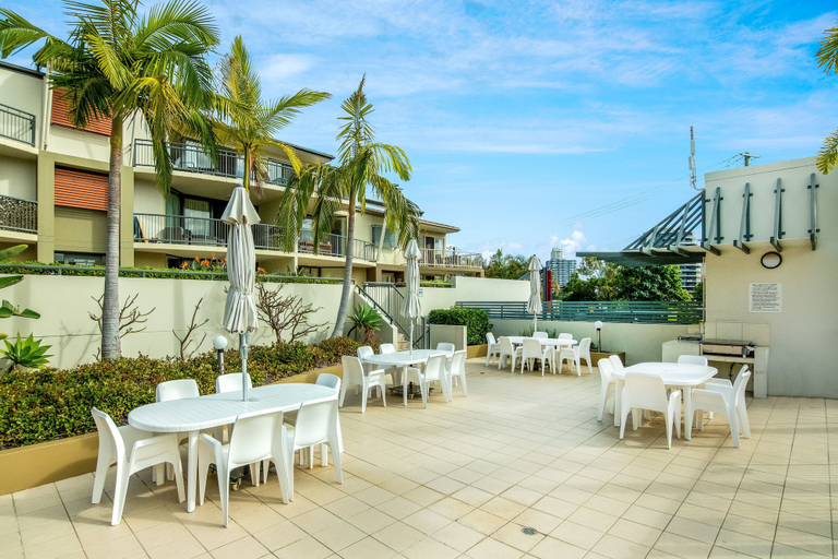 Food & Drinks, The Village Holiday Apartments at Burleigh, Gold Coast
